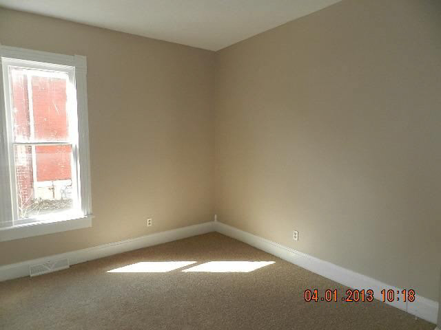 421 Pontiac Street Rochester, IN 46975 - Photo 2 of 6