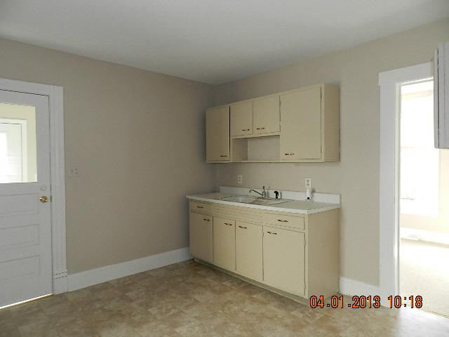 421 Pontiac Street Rochester, IN 46975 - Photo 4 of 6