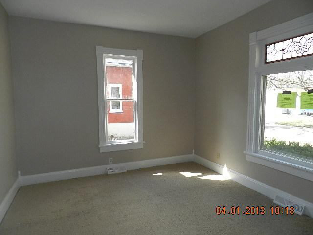 421 Pontiac Street Rochester, IN 46975 - Photo 5 of 6