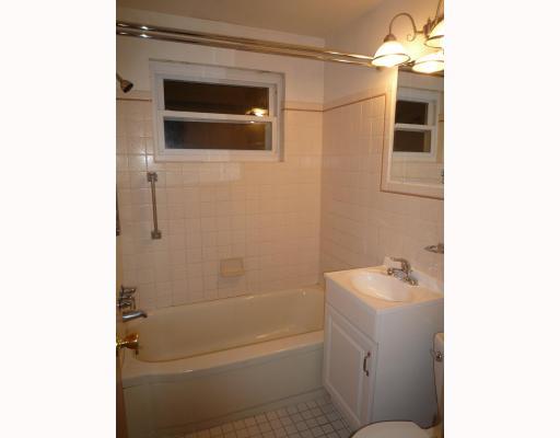 973 Roland Road Pittsburgh, PA 15221 - Photo 11 of 15 Master Bath/Spa.