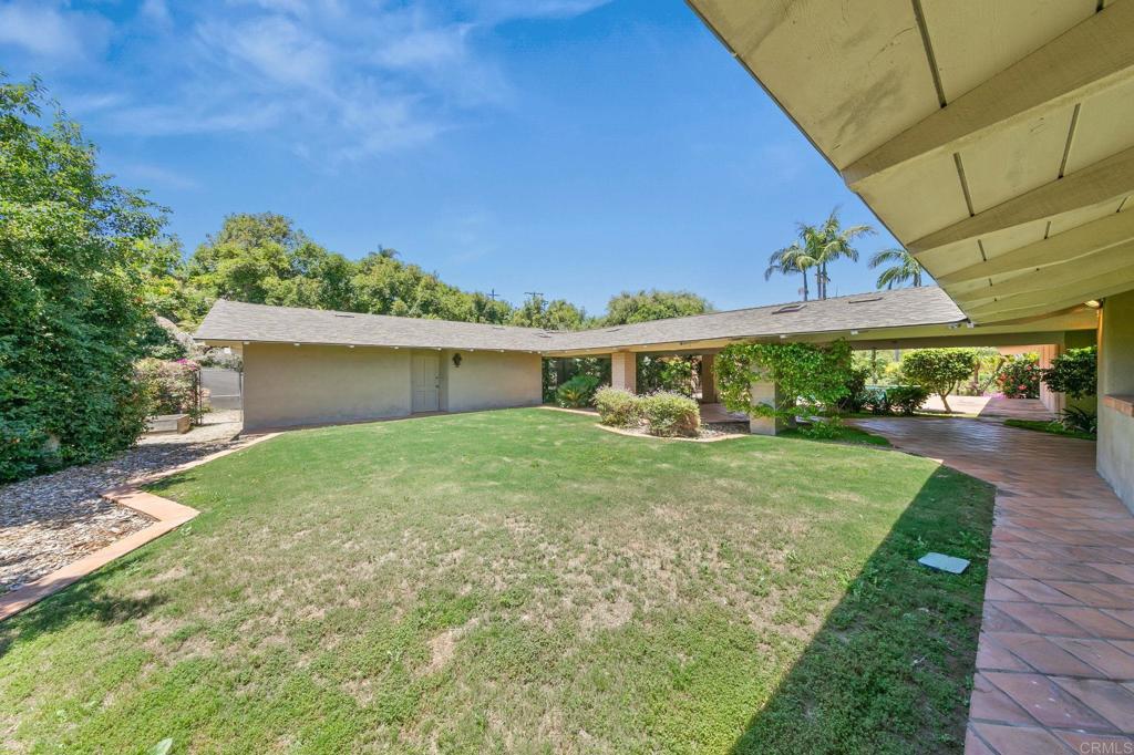 14048 San Pasqual Valley Road Escondido, CA 92027 - Photo 50 of 55 a front view of house with yard and green space