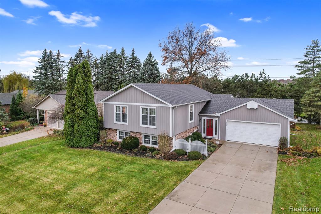 876 Dahlia Lane Rochester Hills, MI 48307 - Photo 41 of 44