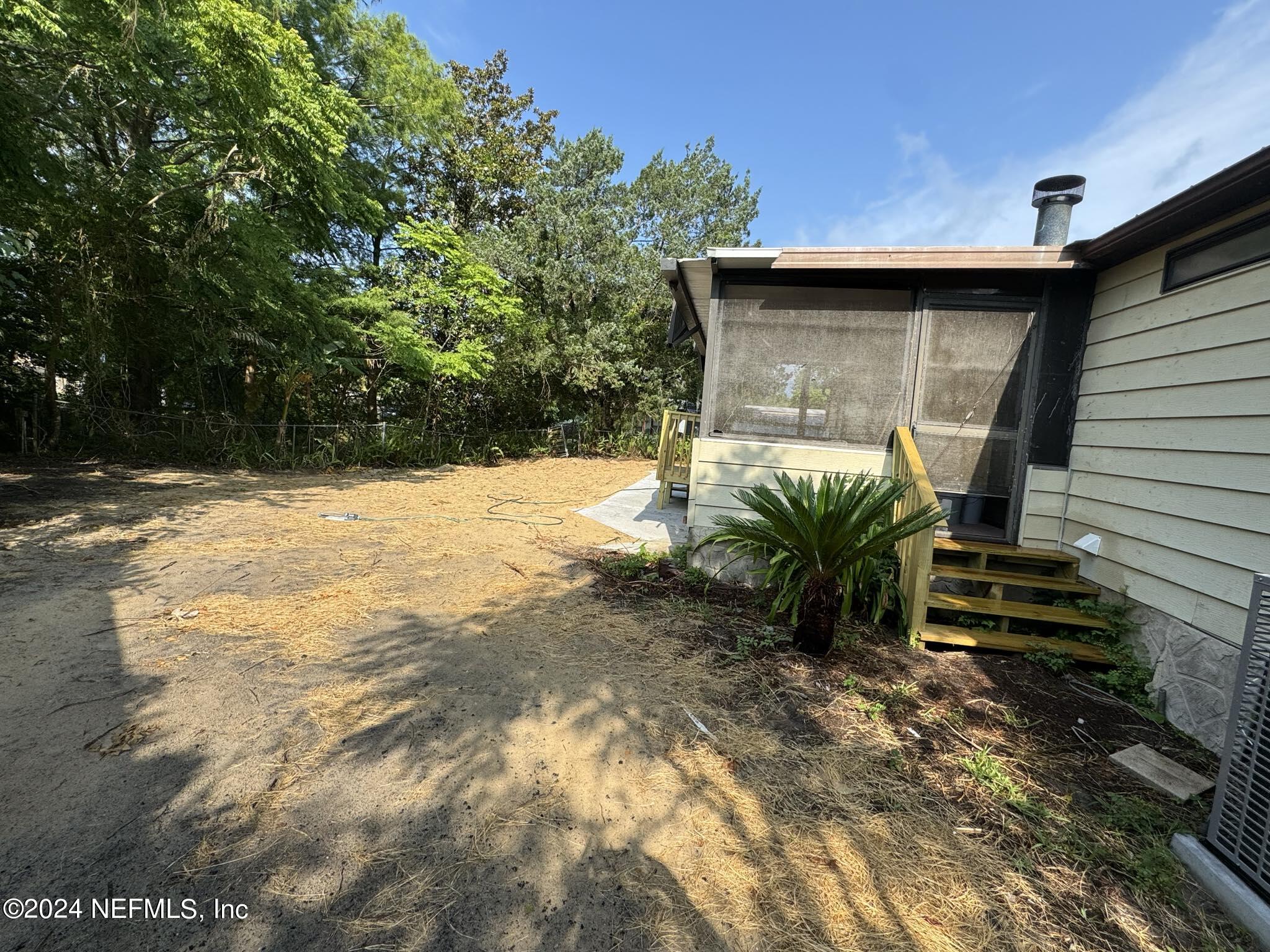 754 San Mateo Road Satsuma, FL 32189 - Photo 3 of 29 07a3ff9c-ca1a-478d-8a1b-e93e7ab8a347 (1)