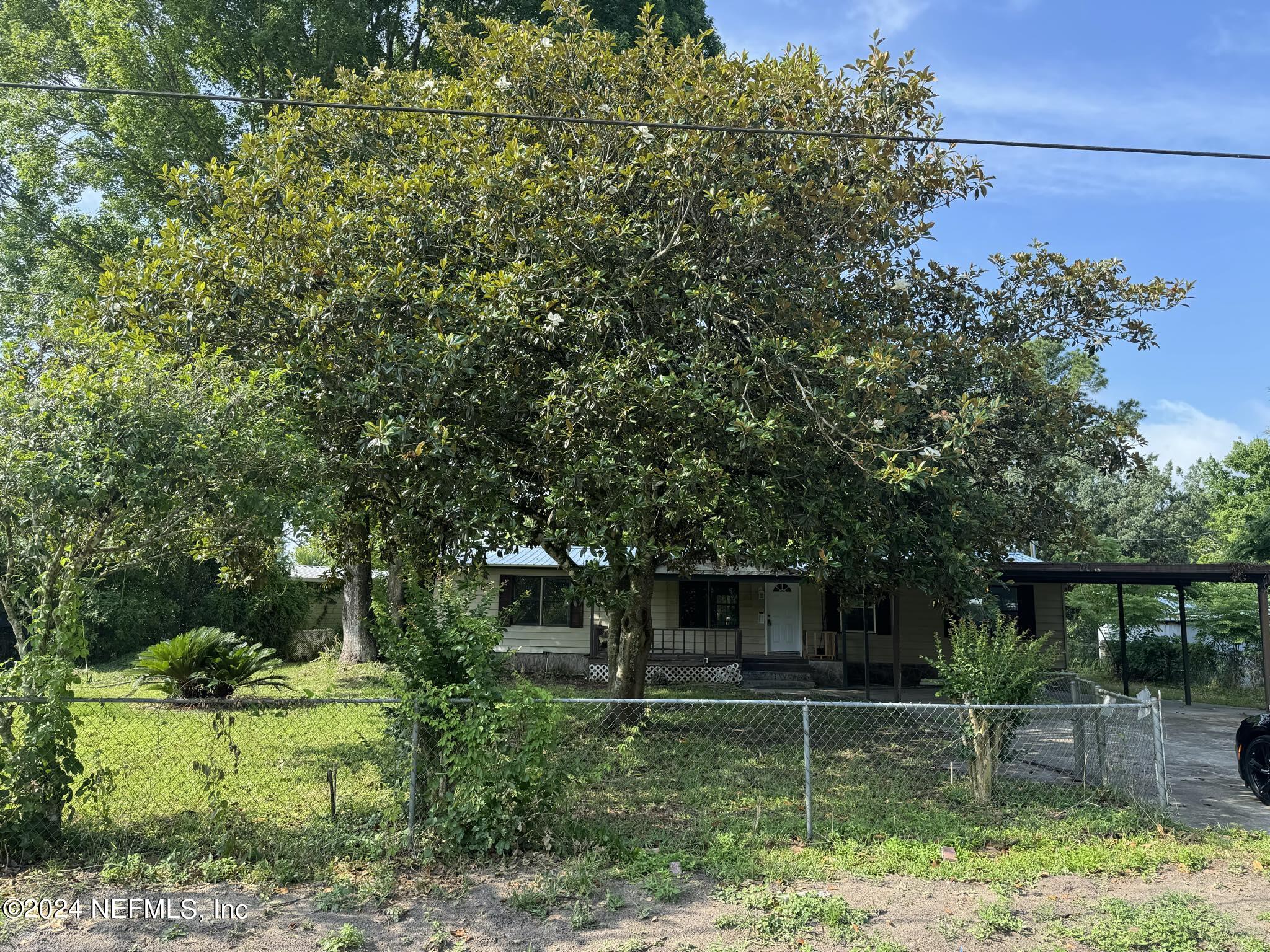 754 San Mateo Road Satsuma, FL 32189 - Photo 5 of 29 3ab0054d-3000-42fa-98aa-fb2d9c663b5a
