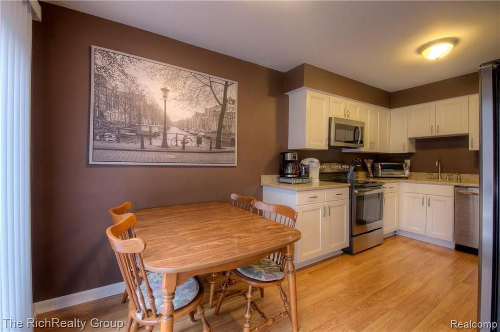 11701 Sycamore Road Plymouth, MI 48170 - Photo 12 of 34 Gallery Image 12