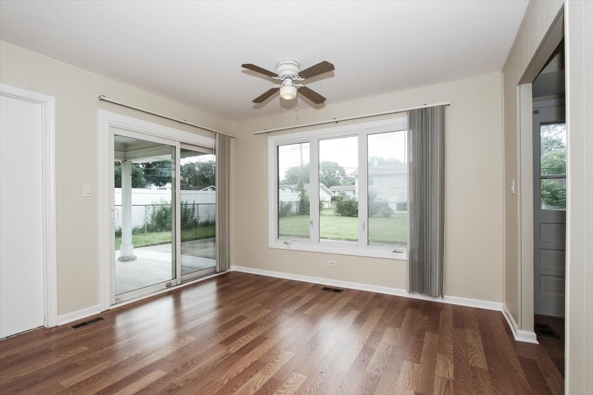 1475 Rosedale Lane Hoffman Estates, IL 60169 - Photo 6 of 25