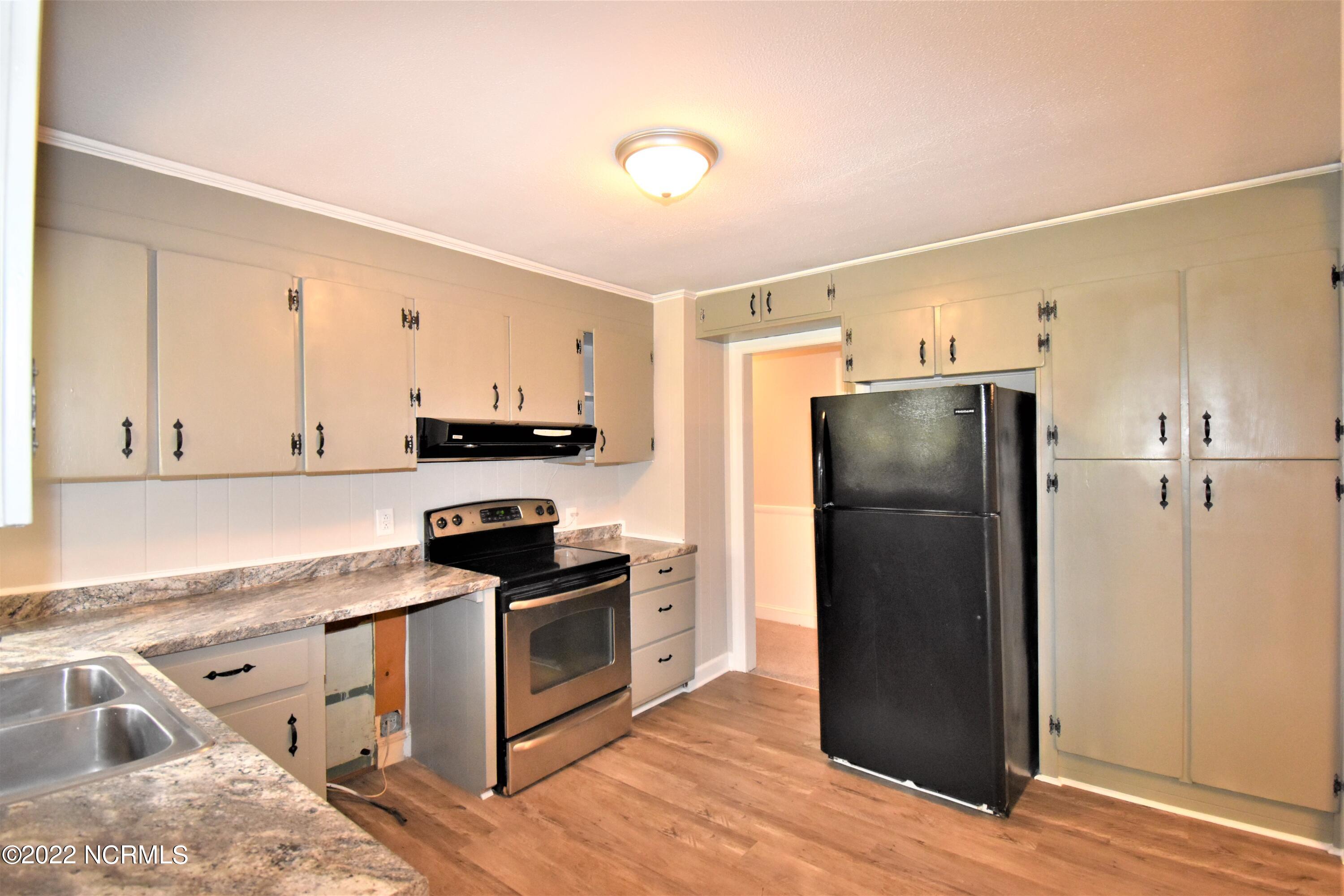 1293 Halltown Road Jacksonville, NC 28546 - Photo 18 of 56 KITCHEN