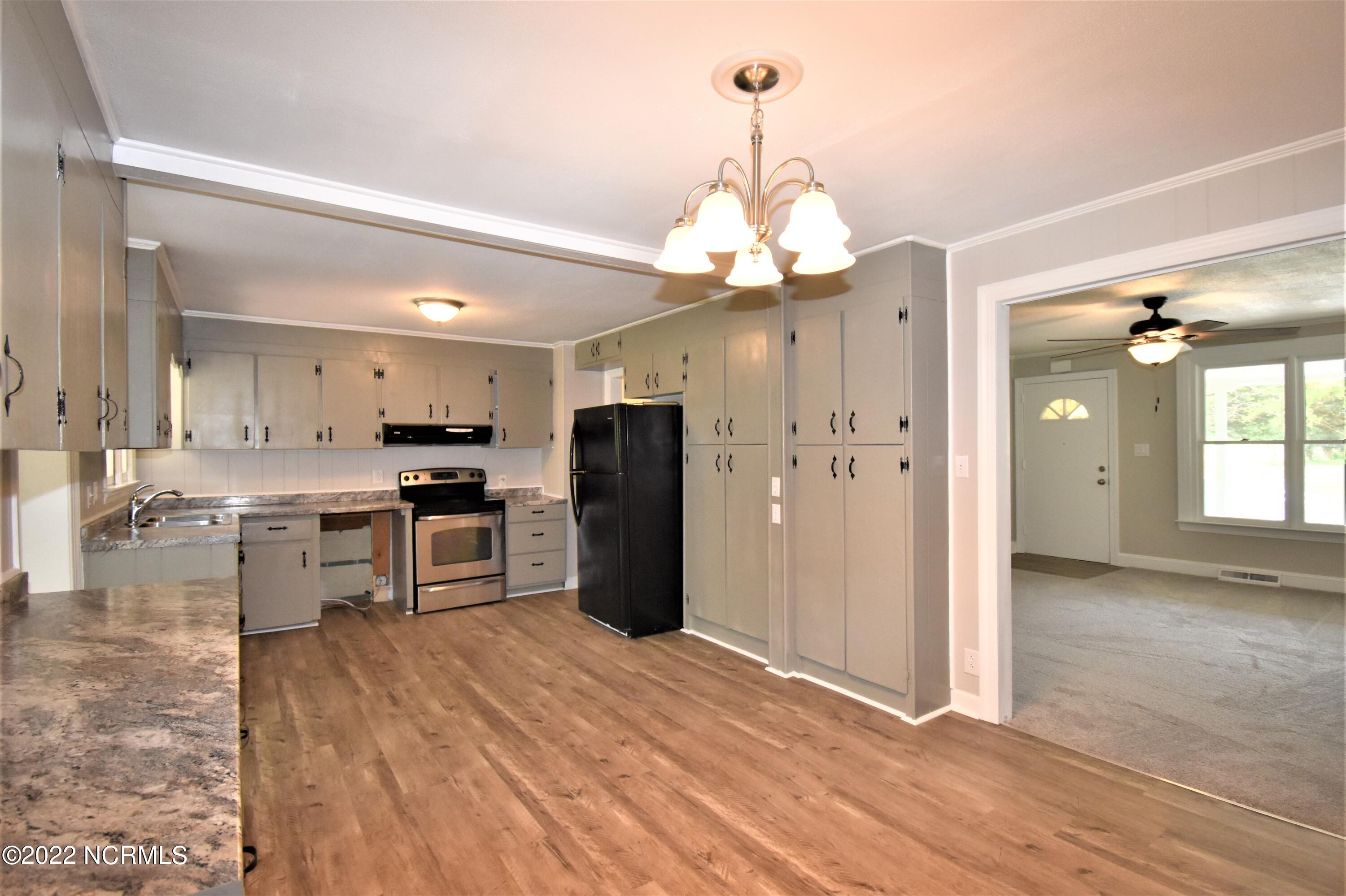 1293 Halltown Road Jacksonville, NC 28546 - Photo 22 of 56 KITCHEN
