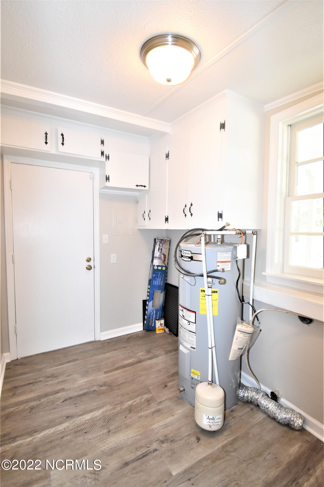 1293 Halltown Road Jacksonville, NC 28546 - Photo 32 of 56 laundry