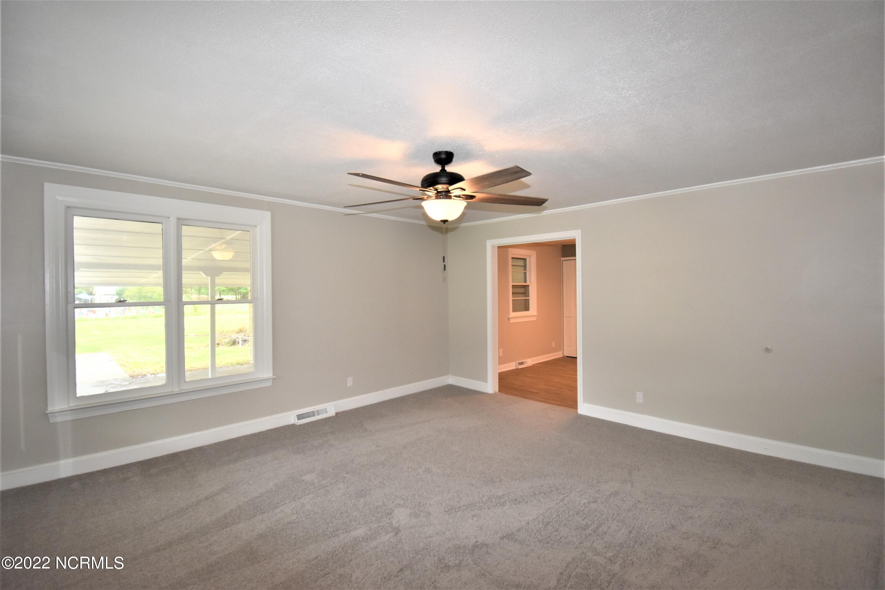 1293 Halltown Road Jacksonville, NC 28546 - Photo 5 of 56 Living Room