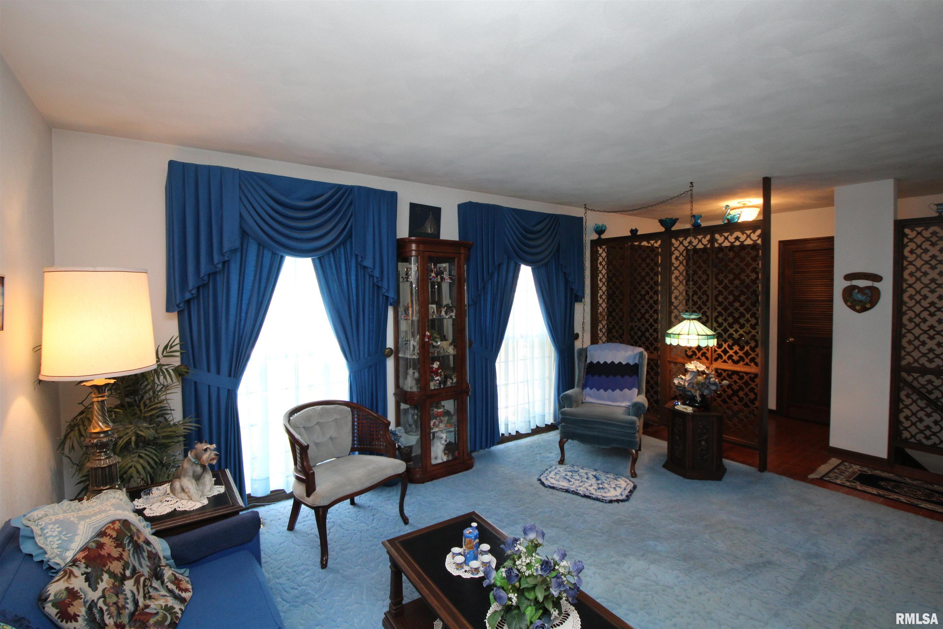1616 West Queens Court Road Peoria, IL 61614 - Photo 14 of 52 Gallery Image 14
