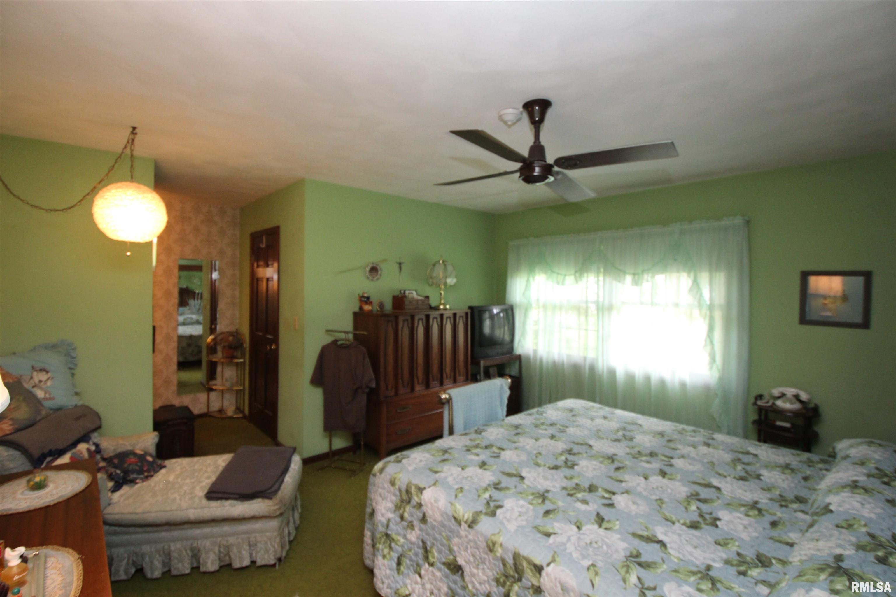 1616 West Queens Court Road Peoria, IL 61614 - Photo 23 of 52 Gallery Image 23