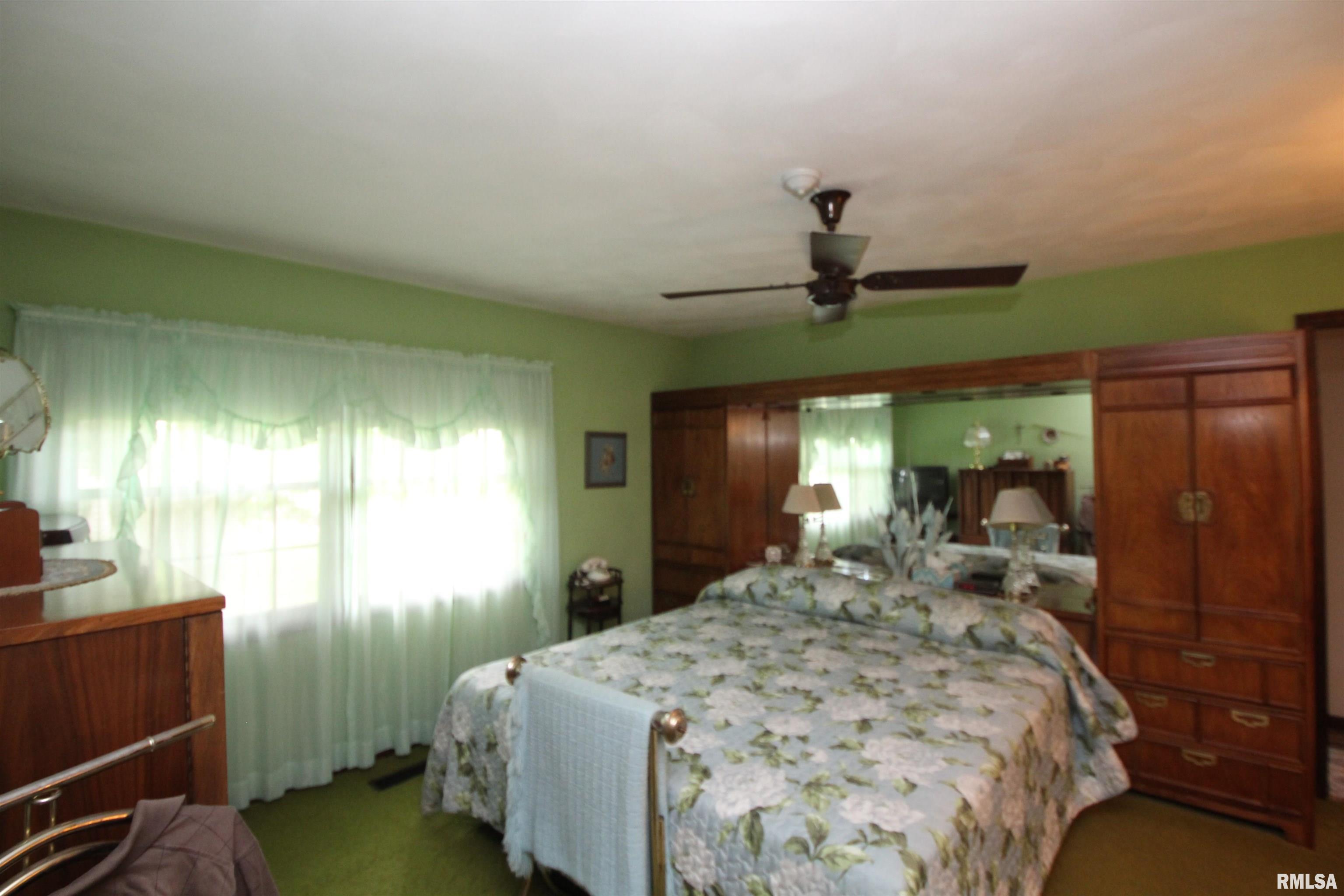 1616 West Queens Court Road Peoria, IL 61614 - Photo 25 of 52 Gallery Image 25