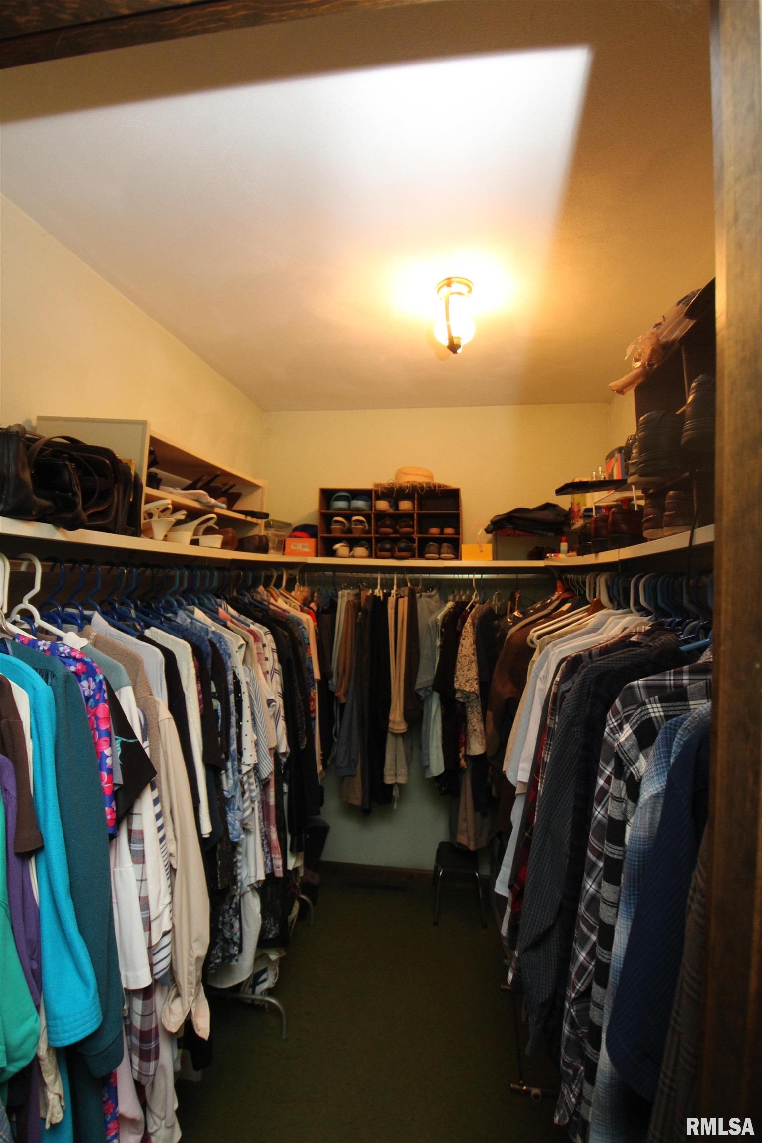 1616 West Queens Court Road Peoria, IL 61614 - Photo 27 of 52 Gallery Image 27