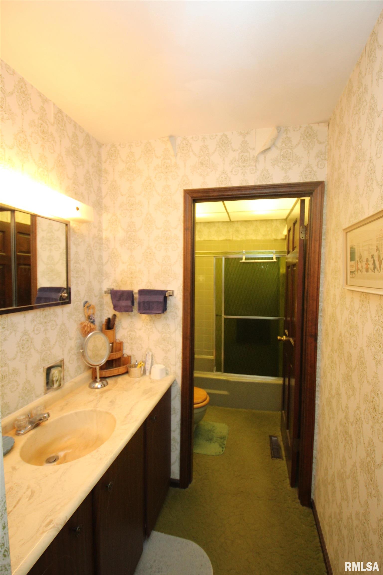 1616 West Queens Court Road Peoria, IL 61614 - Photo 29 of 52 Gallery Image 29