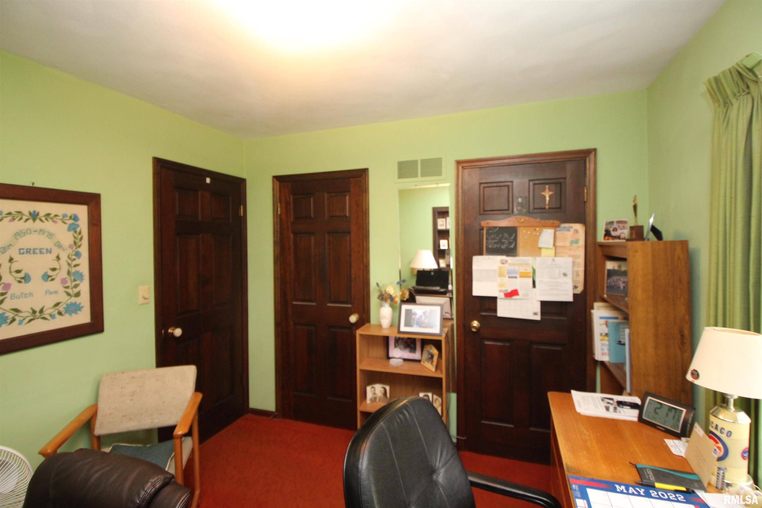 1616 West Queens Court Road Peoria, IL 61614 - Photo 33 of 52 Gallery Image 33