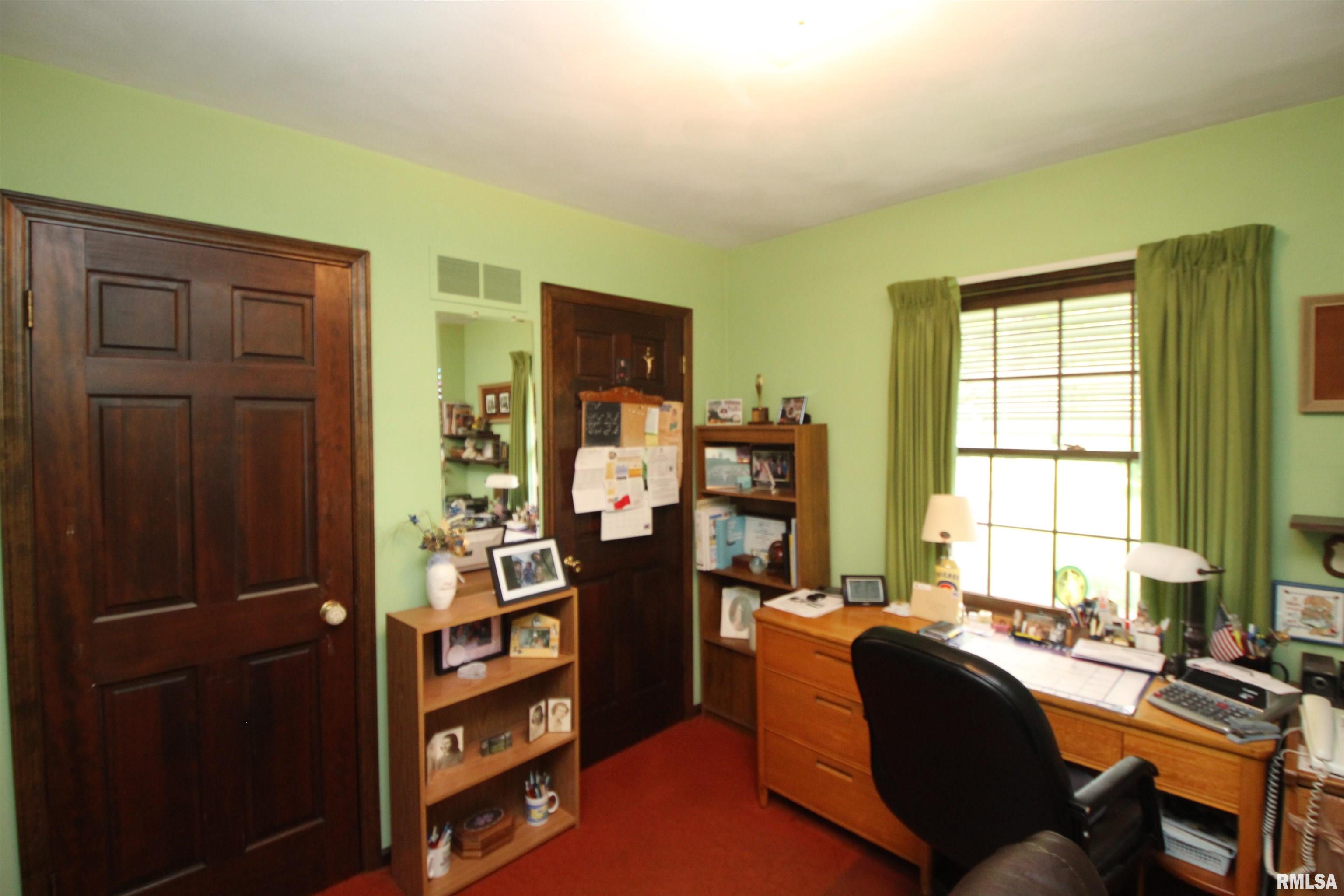 1616 West Queens Court Road Peoria, IL 61614 - Photo 35 of 52 Gallery Image 35