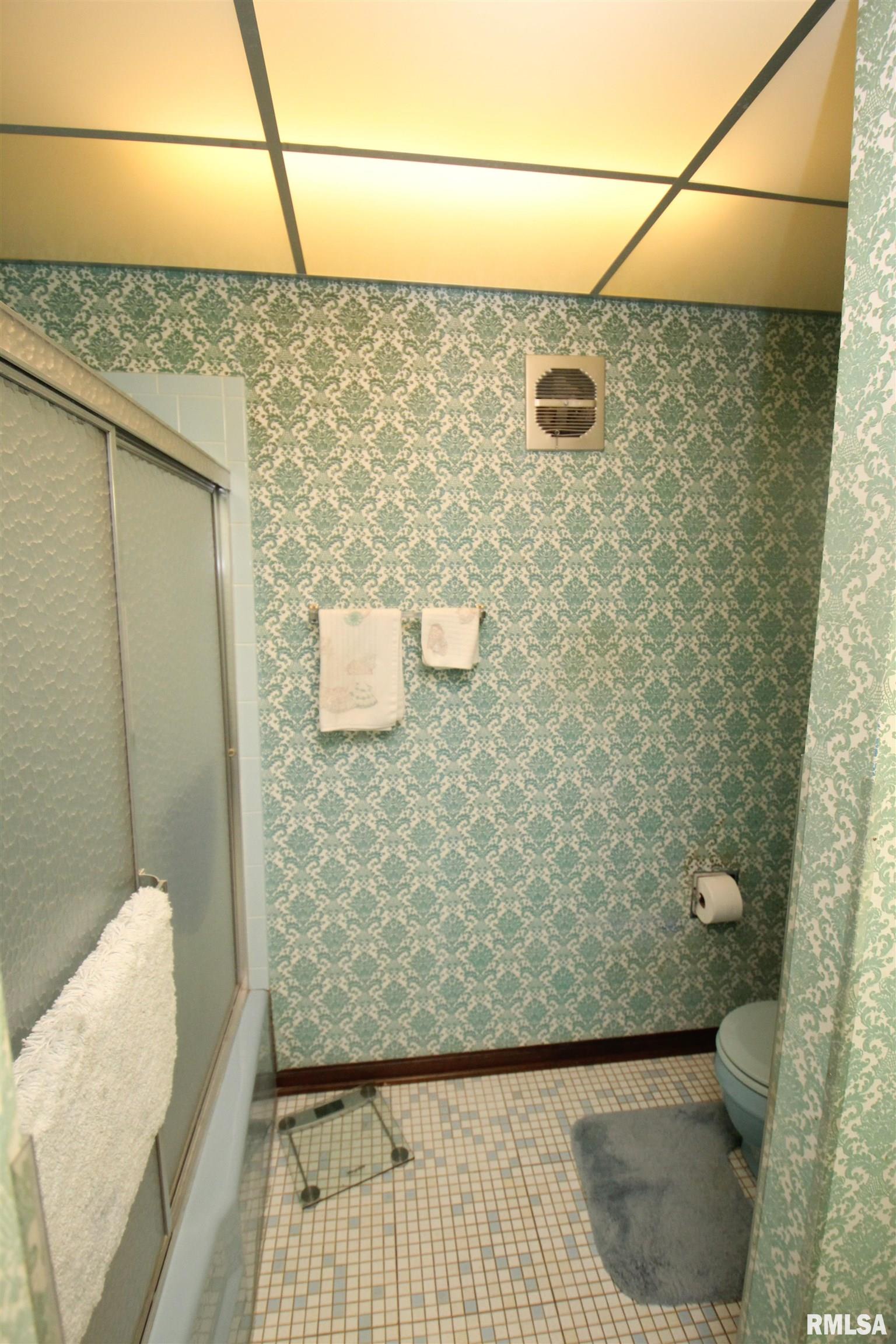 1616 West Queens Court Road Peoria, IL 61614 - Photo 37 of 52 Gallery Image 37