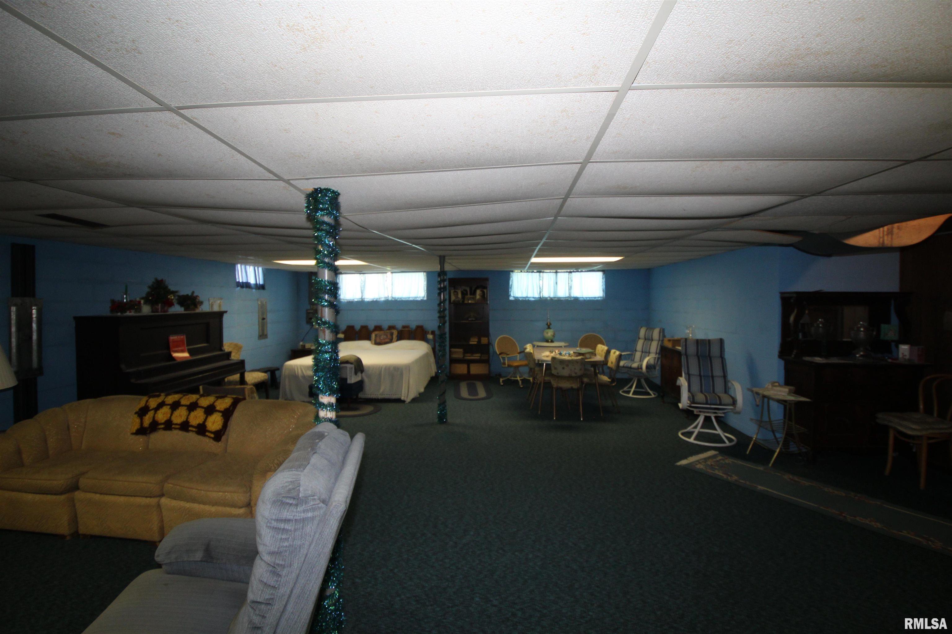 1616 West Queens Court Road Peoria, IL 61614 - Photo 40 of 52 Gallery Image 40