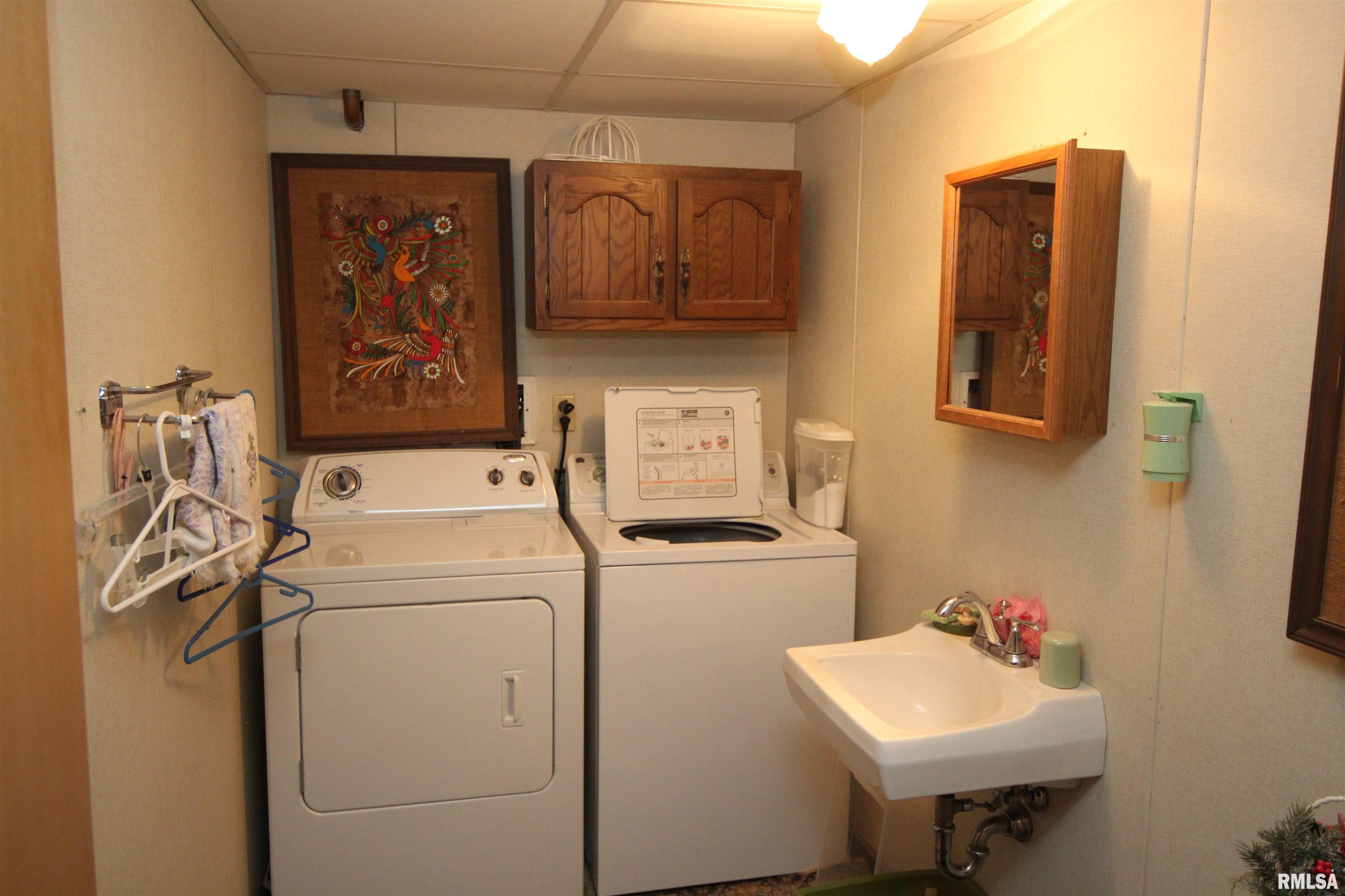 1616 West Queens Court Road Peoria, IL 61614 - Photo 44 of 52 Gallery Image 44