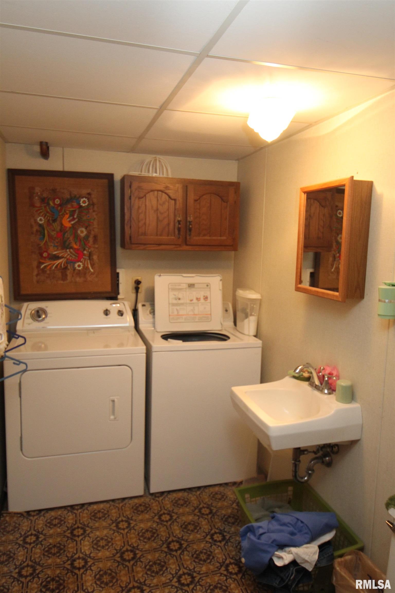 1616 West Queens Court Road Peoria, IL 61614 - Photo 45 of 52 Gallery Image 45
