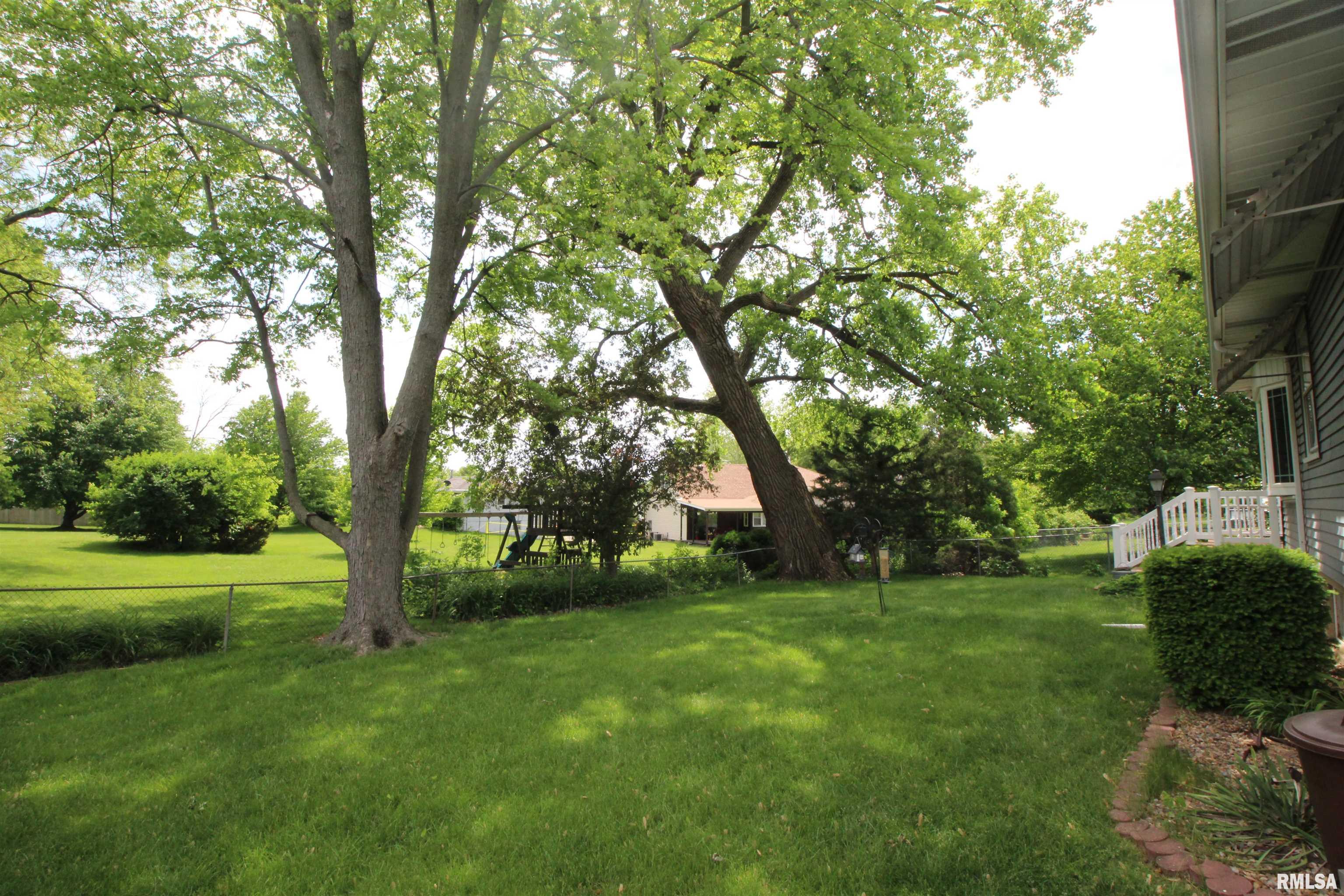 1616 West Queens Court Road Peoria, IL 61614 - Photo 50 of 52 Gallery Image 50