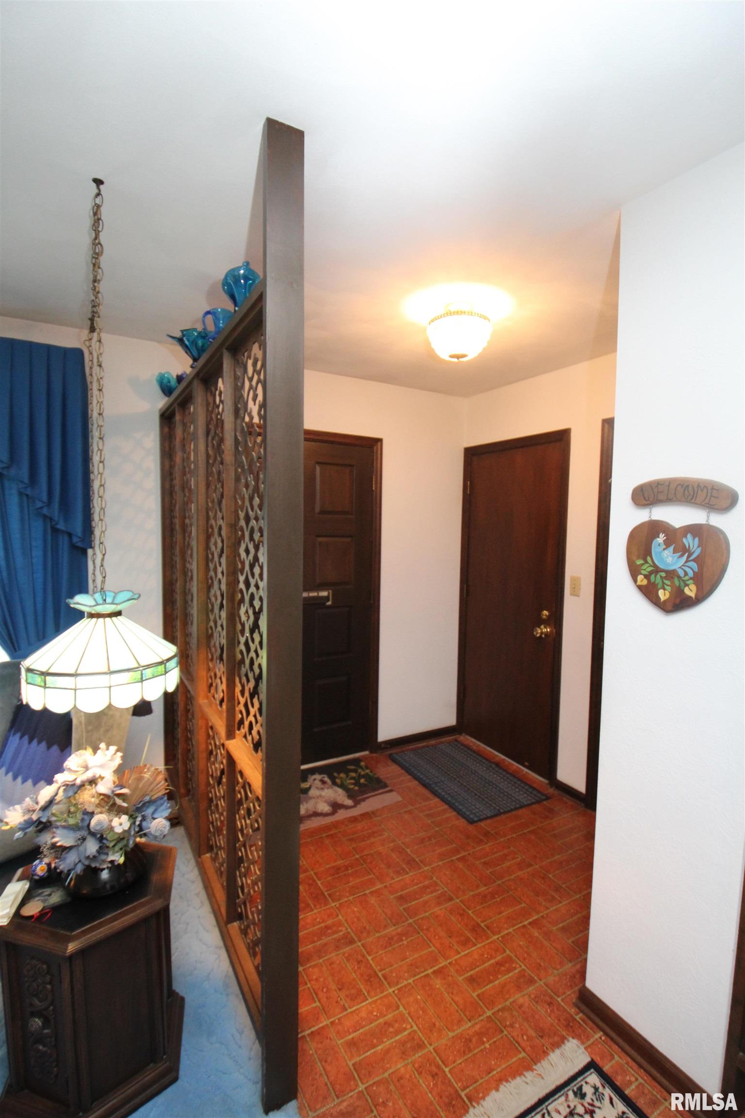 1616 West Queens Court Road Peoria, IL 61614 - Photo 8 of 52 Gallery Image 8