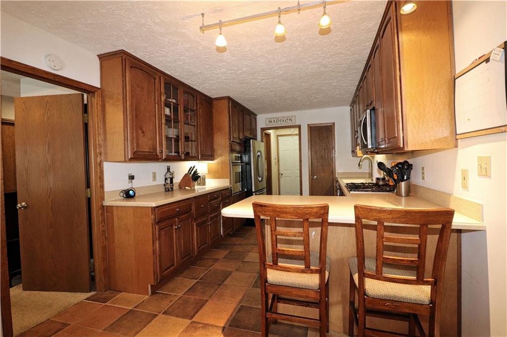 7040 Hickory Road Indianapolis, IN 46259 - Photo 3 of 22 Gallery Image 3