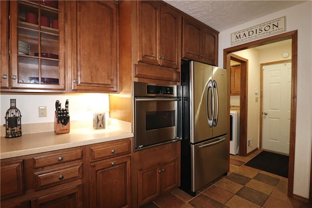 7040 Hickory Road Indianapolis, IN 46259 - Photo 5 of 22 Gallery Image 5