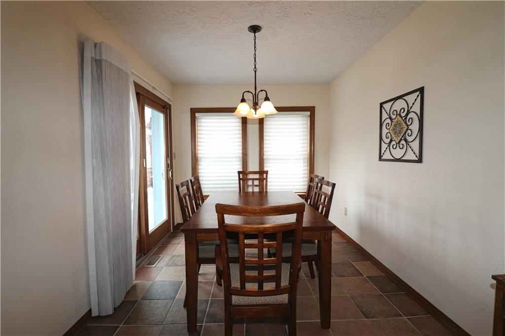 7040 Hickory Road Indianapolis, IN 46259 - Photo 6 of 22 Gallery Image 6