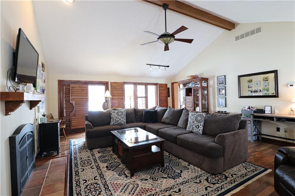 7040 Hickory Road Indianapolis, IN 46259 - Photo 8 of 22 Gallery Image 8