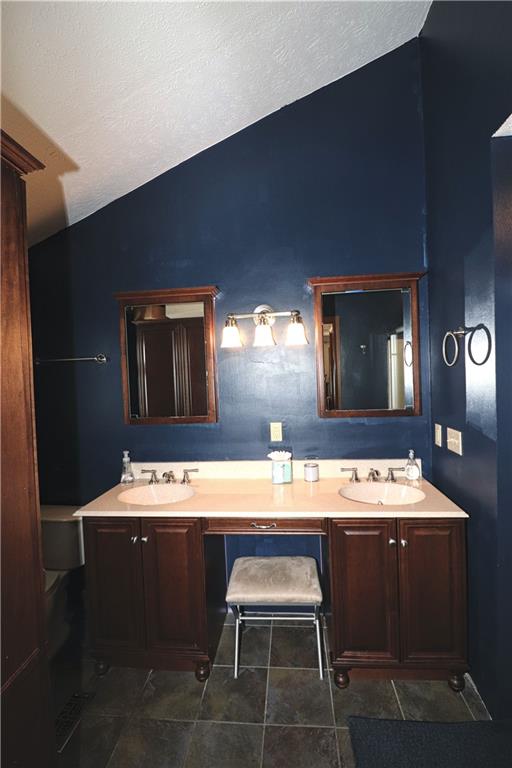 7040 Hickory Road Indianapolis, IN 46259 - Photo 10 of 22 Gallery Image 10