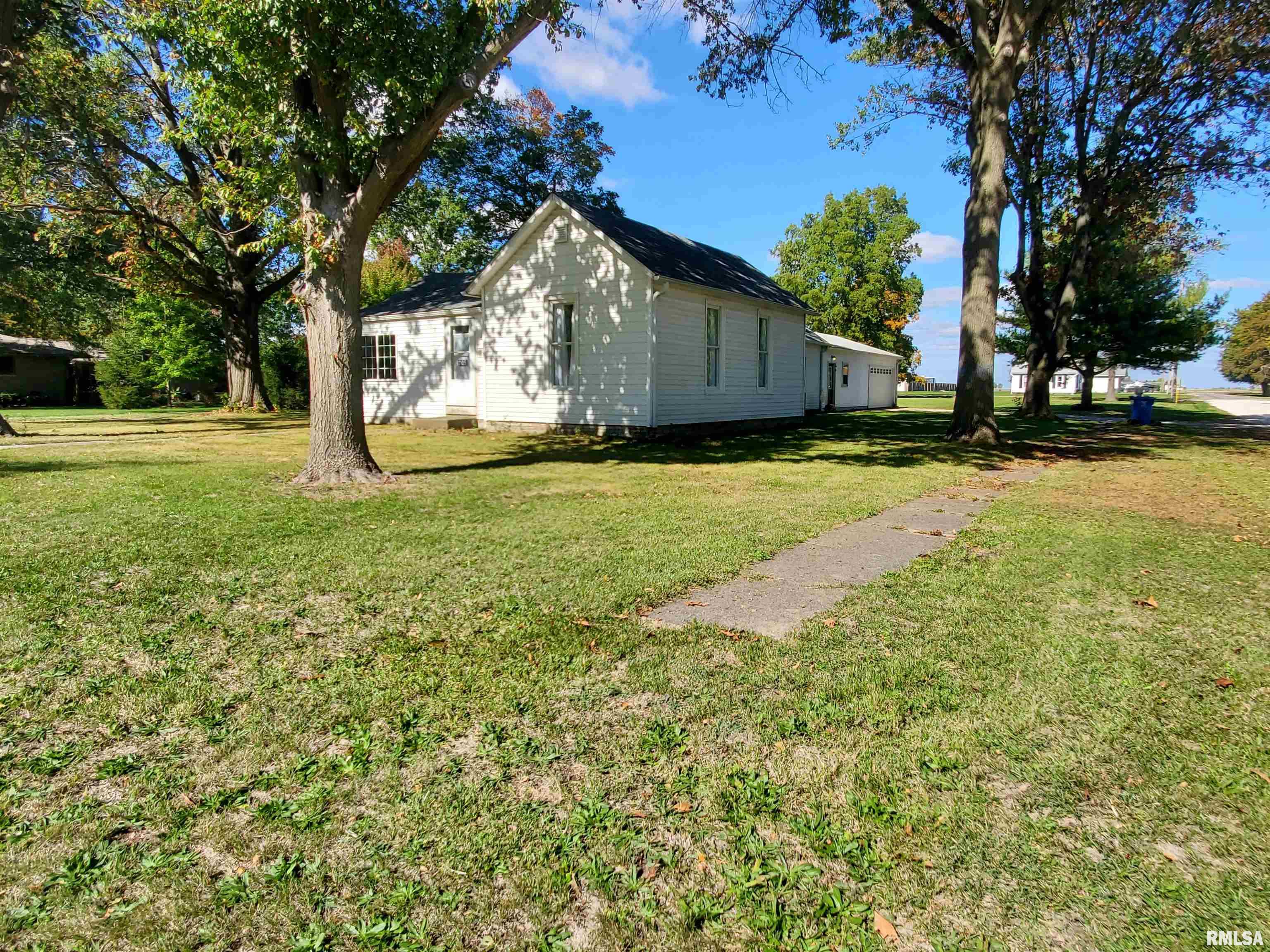 705 West Main Street Ashland, IL 62612 - Photo 1 of 24