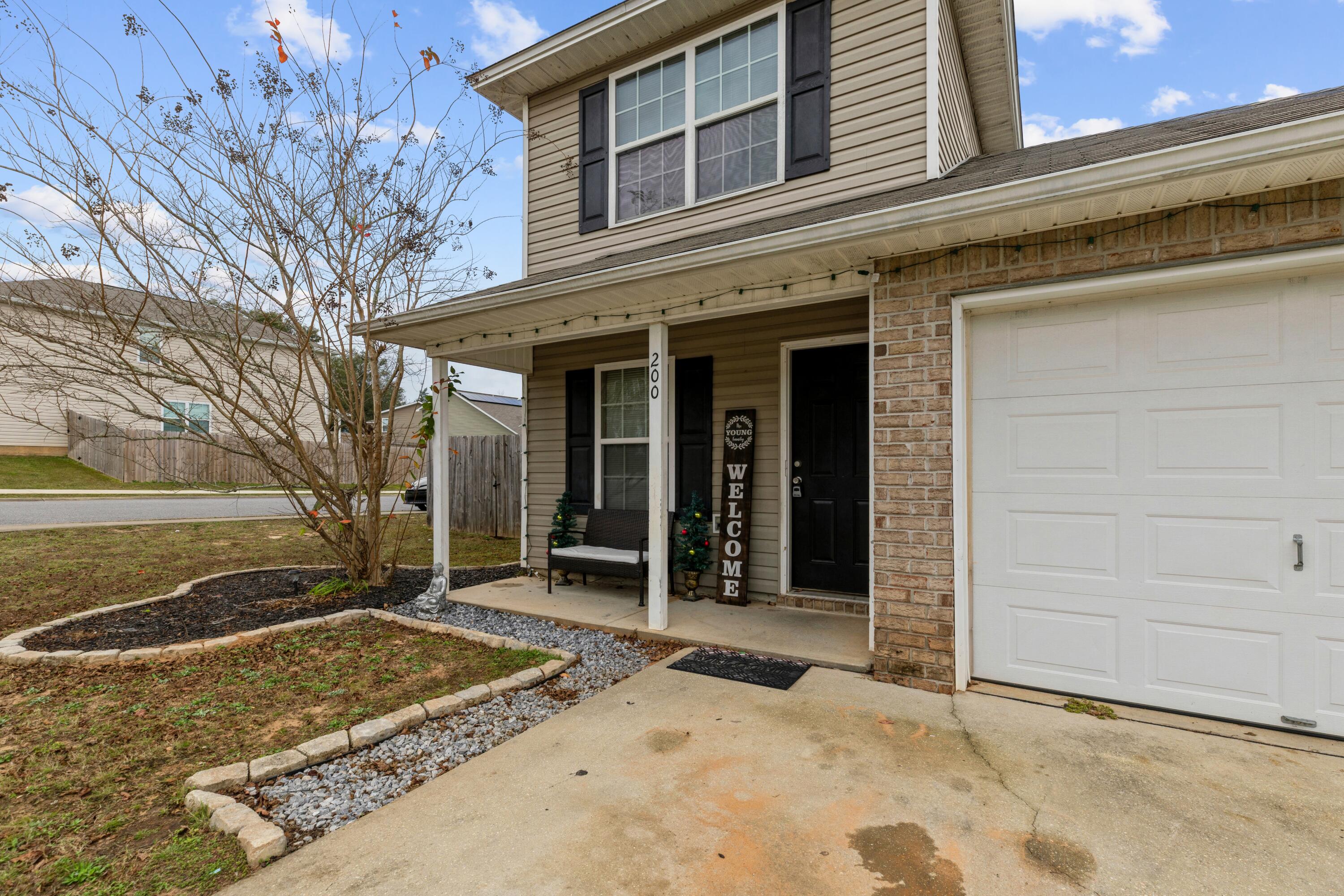 200 Wainwright Drive Crestview, FL 32539 - Photo 2 of 17 front view of a house