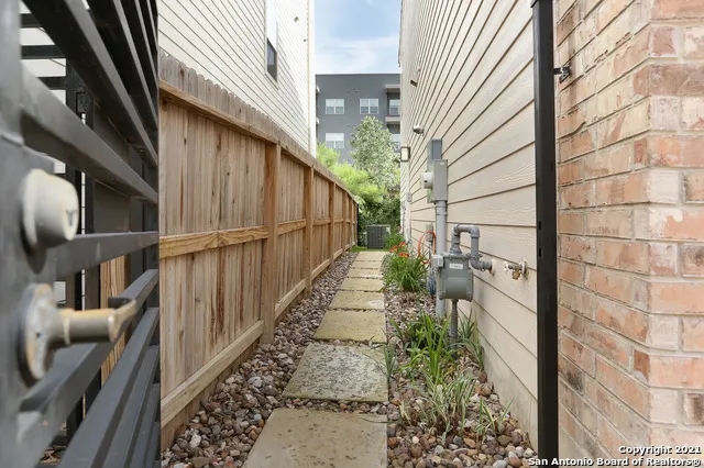 $2,450 | 3831 Harry Wurzbach Road, Unit 17, San Antonio, TX 78209