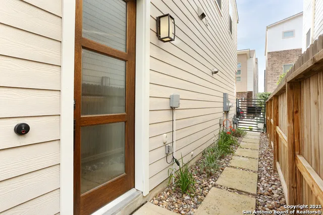 $2,450 | 3831 Harry Wurzbach Road, Unit 17, San Antonio, TX 78209