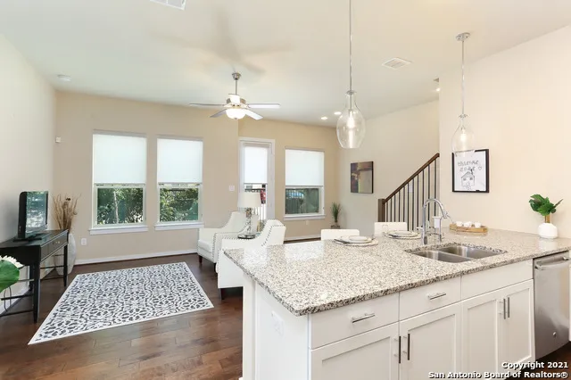 $2,450 | 3831 Harry Wurzbach Road, Unit 17, San Antonio, TX 78209