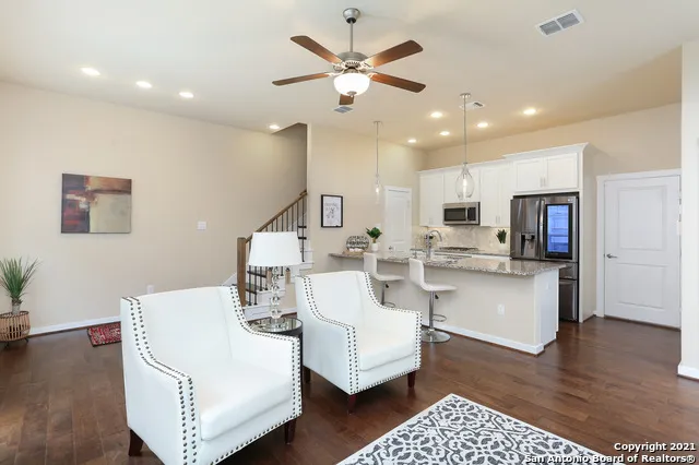 $2,450 | 3831 Harry Wurzbach Road, Unit 17, San Antonio, TX 78209