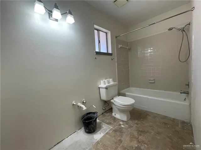 $223,728 | 107 West 20th Street, Weslaco, TX 78596