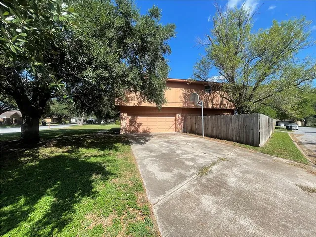 $223,728 | 107 West 20th Street, Weslaco, TX 78596