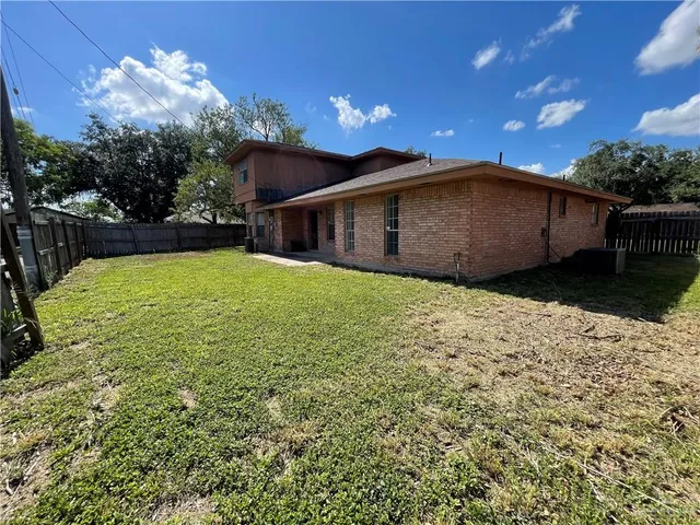 $223,728 | 107 West 20th Street, Weslaco, TX 78596