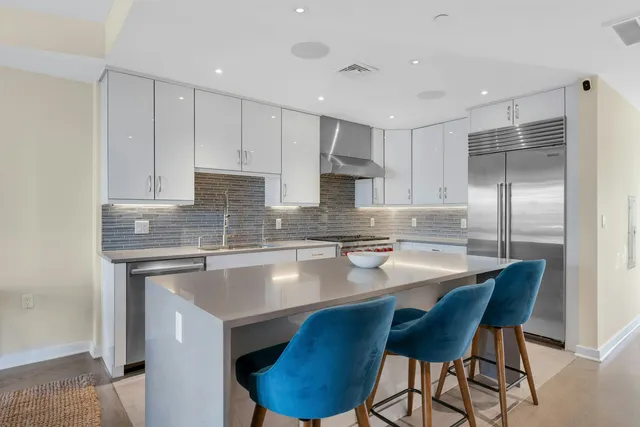 $2,595,000 | 316 Park Avenue, Unit 2, Hoboken, NJ 07030