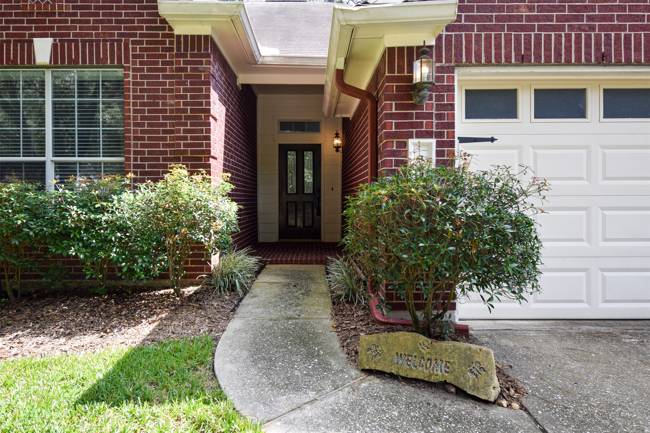 34 South Rambling Ridge Place Conroe, TX 77385 - Photo 5 of 50