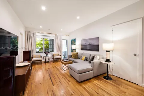 $525,000 | 1551 Lenox Avenue, Unit 8, Miami Beach, FL 33139