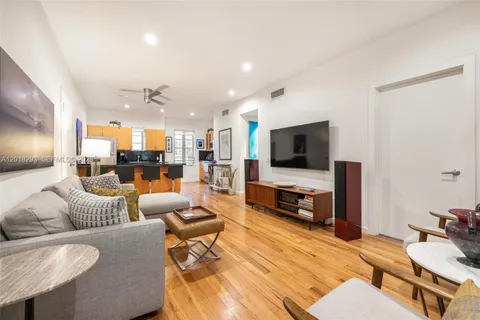 $525,000 | 1551 Lenox Avenue, Unit 8, Miami Beach, FL 33139