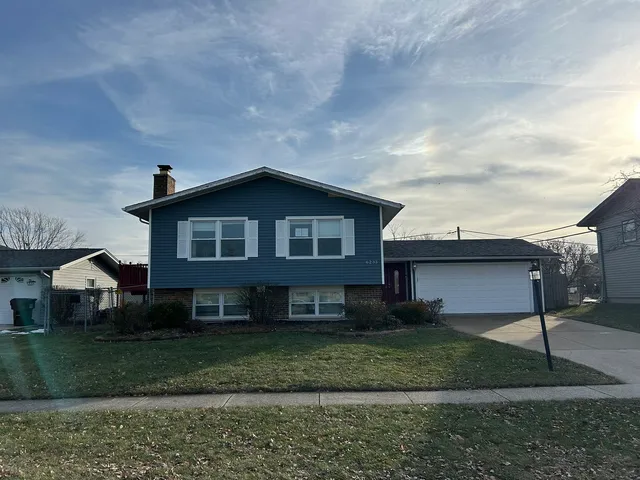 $345,000 | 6233 El Morro Lane, Oak Forest, IL 60452