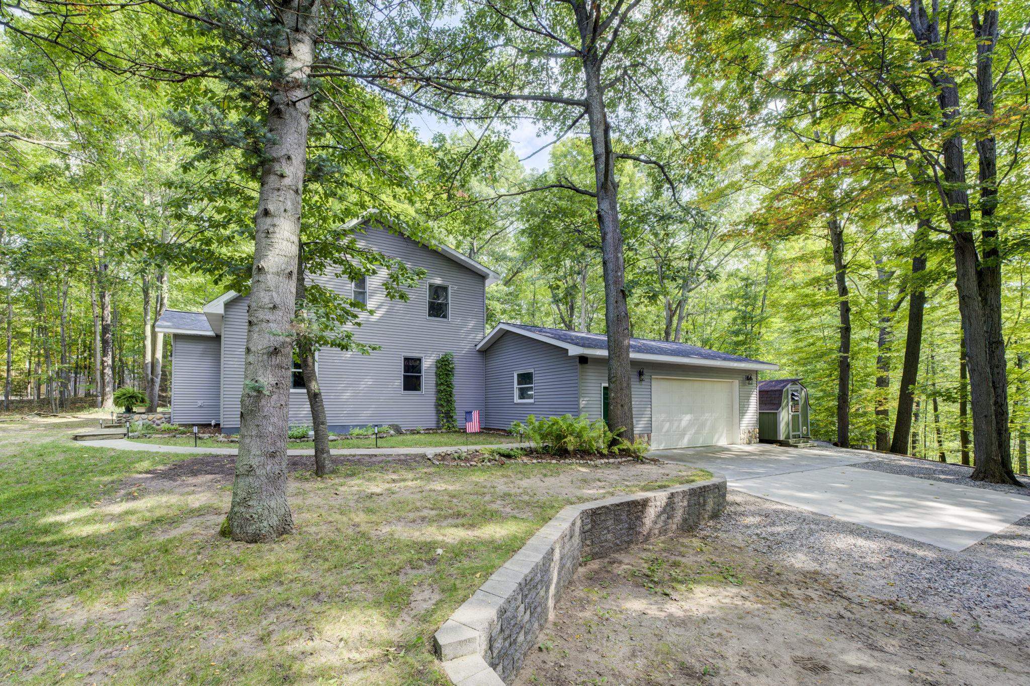 10019 Skiver Road Traverse City, MI 49685 - Photo 2 of 50