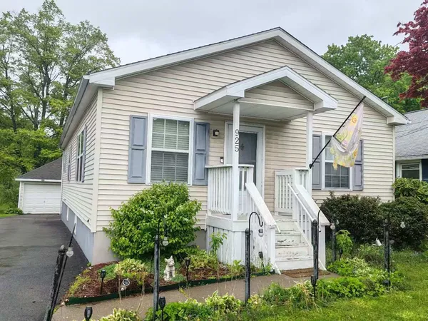 $1,800 | 925 Vestal Road, Vestal, NY 13850