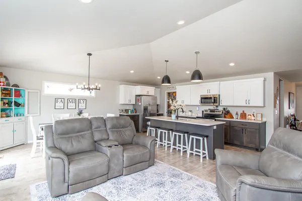 $495,000 | 6012 Kodiak Lane, Horace, ND 58047
