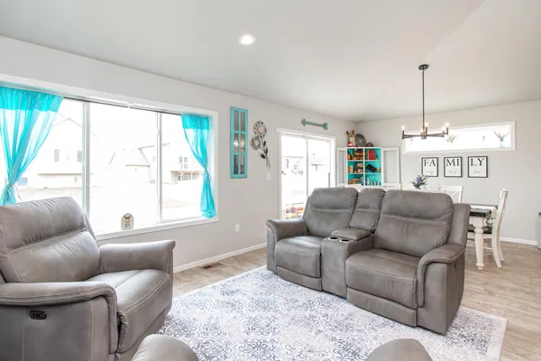 $495,000 | 6012 Kodiak Lane, Horace, ND 58047